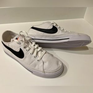 Nike Court Legacy canvas M7